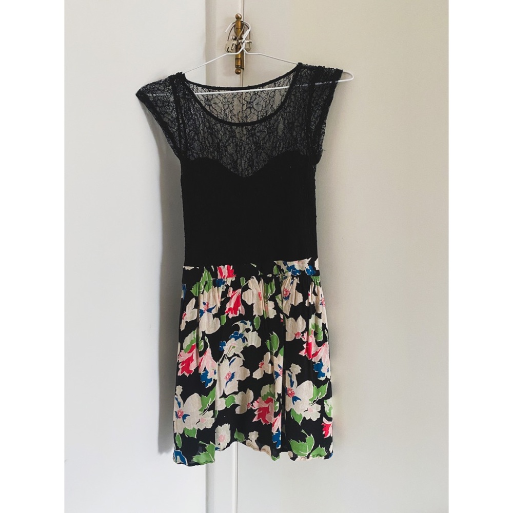 UO Black Lace Floral Lined Mini Dress Size S/4/6